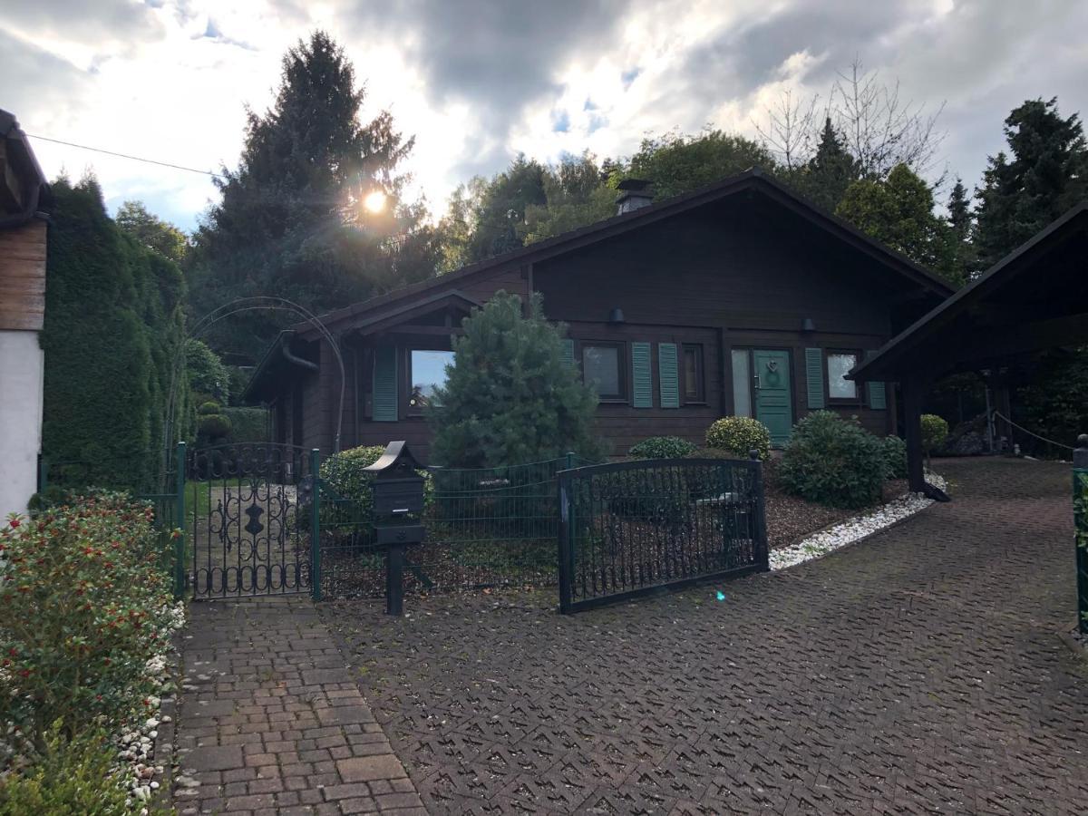 Gemütliches Holzhaus in idyllischer Lage Ruppichteroth Exterior foto