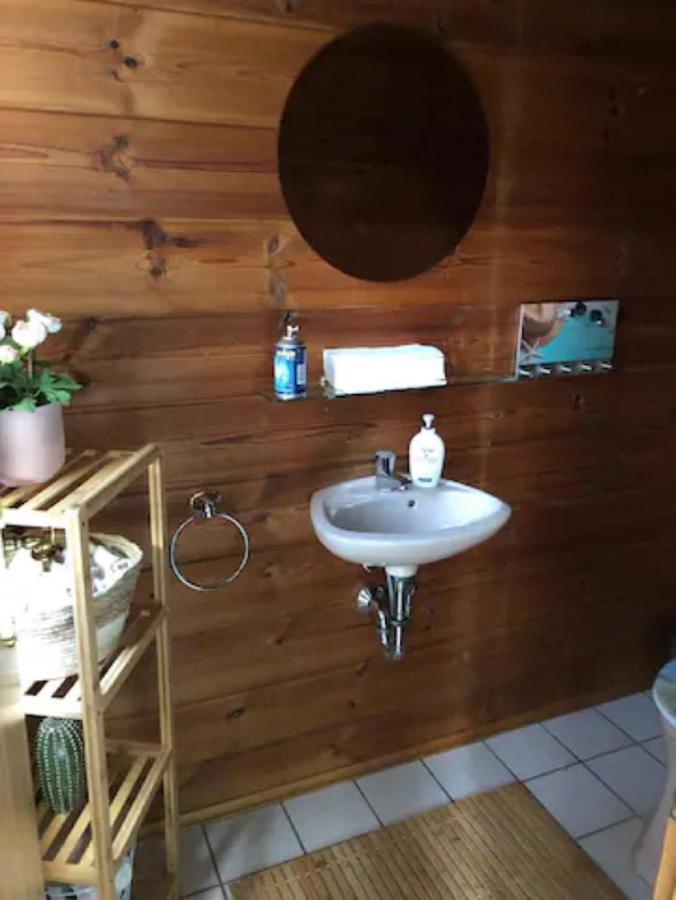 Gemütliches Holzhaus in idyllischer Lage Ruppichteroth Exterior foto